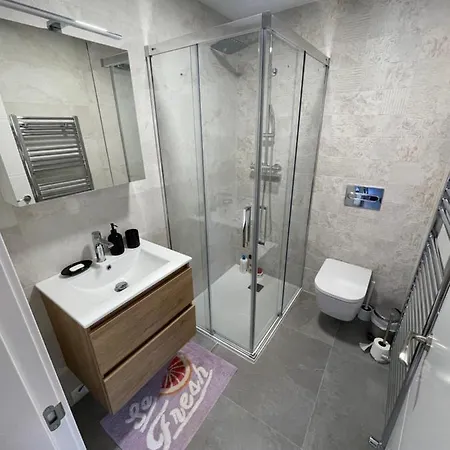 Recien Reformado En Junto Iglesia * Somo
