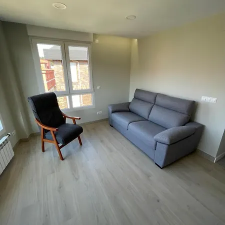 Recién Reformado En Junto Iglesia Somo